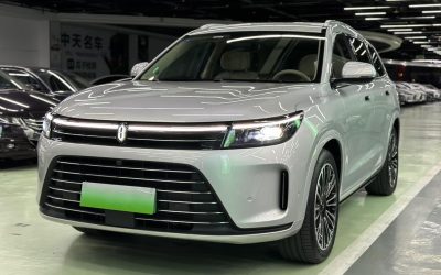 Полный экстерьер внедорожника AITO M7 2023, китайского подержанного автомобиля на продажу, с характеристиками, ценой и 4WD гибридным типом топлива.
