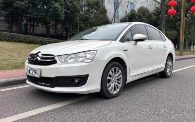 Полный экстерьер седана Citroen C-Quatre 2016, китайского подержанного автомобиля на продажу, с характеристиками, ценой и 2WD бензиновым типом топлива.