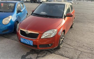Полный экстерьер подержанного хэтчбека Skoda Fabia 2009 года, б/у автомобиль на продажу в Китае, с характеристиками, ценой и бензиновым 2WD.
