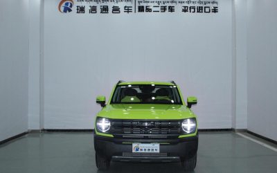 Передний экстерьер внедорожника Хавал X-Dog 2023, б/у автомобиль на продажу с полным приводом и бензиновым типом топлива, демонстрирующий технические характеристики, цену и обзор в Китае.