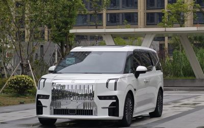 Полный экстерьер б/у Zeekr 009 2023 минивэн, электрический, с ценой и обзорами в Китае.