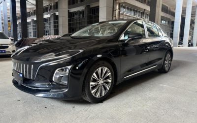 Полный экстерьер Hongqi E-QM5 2024, китайский подержанный седан на продажу, электрический, 2WD, премиальный тип кузова. Узнайте цену, характеристики и обзоры этого авто.