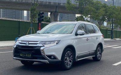 Обзор экстерьера подержанного внедорожника Mitsubishi Outlander 2017 года, бензин, китайский автомобиль на продажу, проверьте характеристики, цену и отзывы, 4WD.