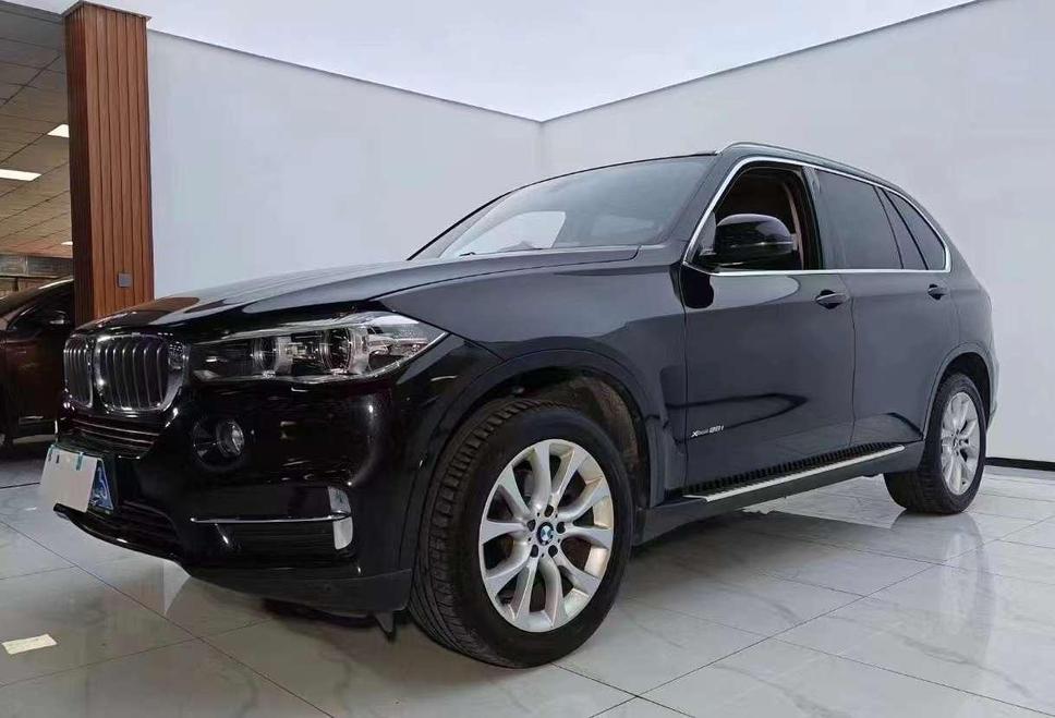 Экстерьер подержанного BMW X5 2018, SUV, 4WD, на продажу в Китае, характеристики, цена и обзор.
