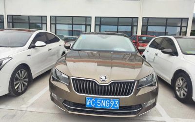 Обзор Skoda Superb 2016, китайский подержанный седан на продажу, с акцентом на экстерьер, технические характеристики и цену.