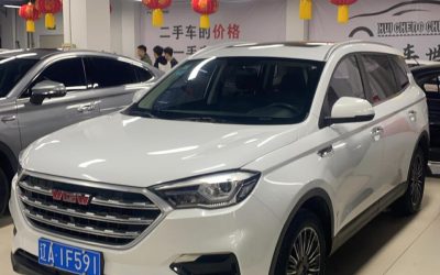 Передний угол VGV U70 2020, китайский подержанный MPV с 2WD и бензиновым двигателем, демонстрирует характеристики, цену и обзор авто.