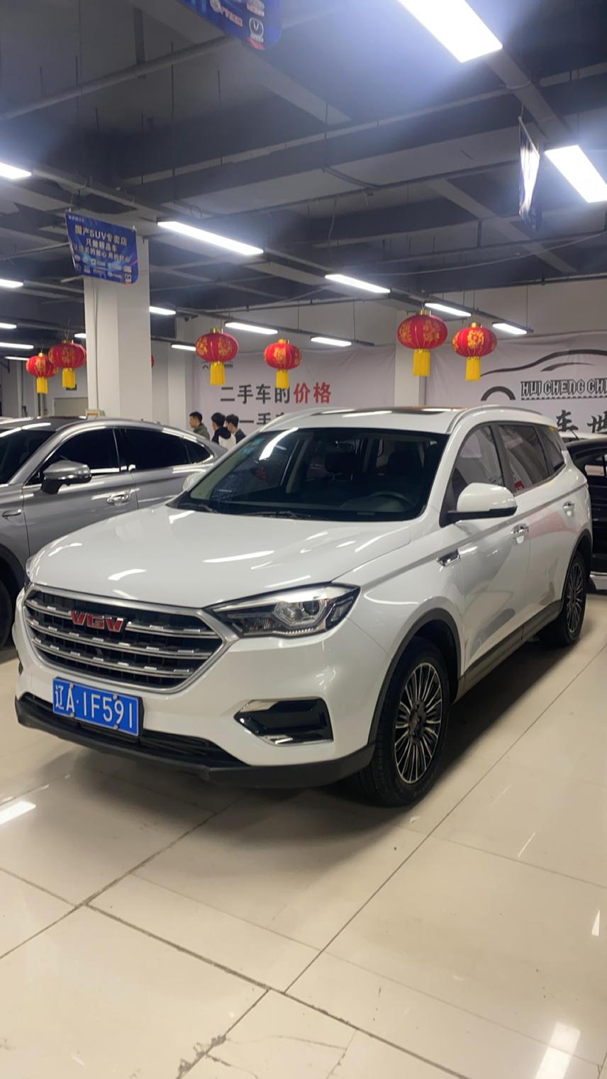 Передний угол VGV U70 2020, китайский подержанный MPV с 2WD и бензиновым двигателем, демонстрирует характеристики, цену и обзор авто.