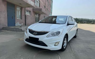 Экстерьер Hyundai Reina 2012, б/у седан с 2WD, бензин, на продажу в Китае. Ознакомьтесь с ценой, характеристиками и покупкой.