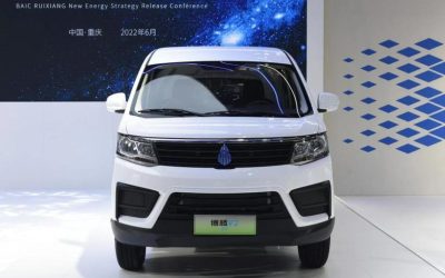 Полный вид подержанного BAIC Ruixiang Boteng V2 EV 2023 фургона, китайский подержанный автомобиль с электрическим 2WD, на продажу с характеристиками, ценой и отзывами.