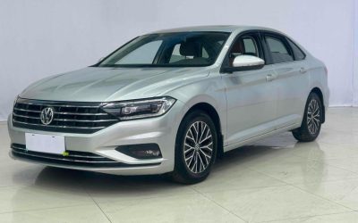 Полный обзор Volkswagen Sagitar 2019, подержанный автомобиль, с характеристиками и приводом 2WD.