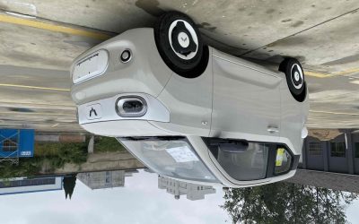 Полный обзор Wuling Hongguang MINI EV 2024, подержанный автомобиль, с характеристиками и приводом 2WD.