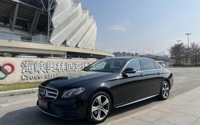 Полный обзор Mercedes-Benz E-Class 2017, подержанный автомобиль, с характеристиками, ценой и приводом 2WD.