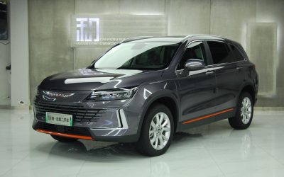 Полный экстерьер Skyworth HT-i 2024, гибридного внедорожника, китайского подержанного автомобиля на продажу, с характеристиками, ценой и возможностью покупки в Китае.