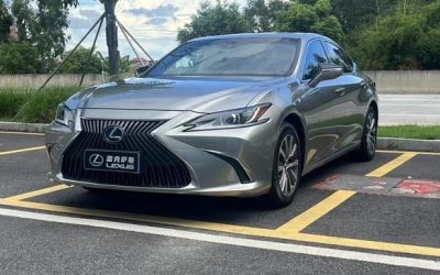 Передний экстерьер 2019 Lexus ES, б/у седан на продажу, с бензиновым двигателем, 2WD, характеристиками и ценой в Китае.