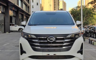 Передний экстерьер 2020 Trumpchi M6, китайский б/у минивэн на продажу, с бензиновым двигателем, 2WD, характеристиками и ценой в Китае.