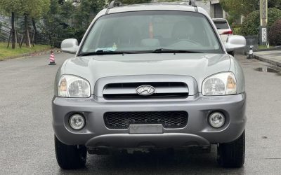 Общий вид Hyundai Santa Fe Classic 2005 года, подержанный автомобиль, внедорожник, на продажу в Китае, технические характеристики, цена, обзор, 4WD, бензин, китайский автомобиль с пробегом, второй владелец, купить авто.