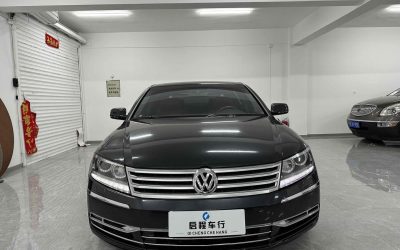 Внешний вид подержанного Volkswagen Phaeton 2014, седан, бензин, 2WD, в продаже в Китае, характеристики, цена, обзор, китайский подержанный автомобиль.