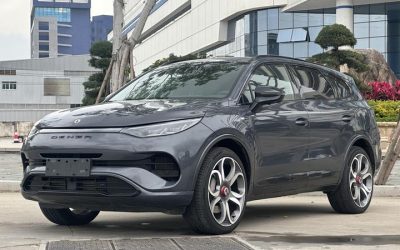 Китайский подержанный Denza X 2020, подключаемый гибридный внедорожник, в продаже. Обзор цены, характеристик, интерьера, экстерьера, привода 4WD. Купить вторичный авто из Китая, тип кузова внедорожник.