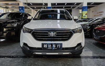 Китайский подержанный Bestune X40 2019, бензиновый внедорожник, в продаже. Обзор цены, характеристик, интерьера, экстерьера, привода 2WD. Купить вторичный авто из Китая, тип кузова внедорожник.