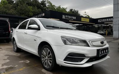 Обзор Geely Emgrand 2018, подержанного бензинового седана на продажу в Китае. Ознакомьтесь с характеристиками, ценой и обзором этого автомобиля с пробегом, 2WD.