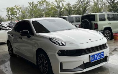 Обзор Lynk & Co 03 2023, подержанного бензинового/гибридного седана на продажу в Китае. Узнайте характеристики, цену и обзор этого вторичного авто, 2WD/4WD.