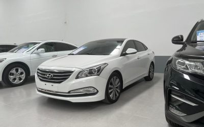 Общий вид подержанного автомобиля Hyundai MISTRA 2017, бензиновый седан, с экстерьером и характеристиками в Китае.