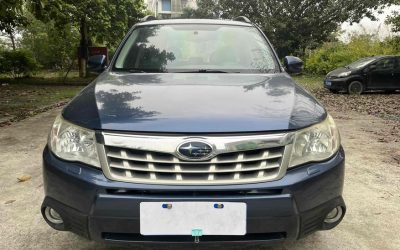 Полный обзор экстерьера подержанного Subaru Forester 2012 внедорожника, бензинового автомобиля б/у на продажу, подчеркивает дизайн и цену.