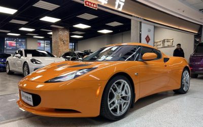 Полный обзор экстерьера подержанного Lotus Evora 2020 купе, бензинового автомобиля б/у на продажу, подчеркивает дизайн и цену.