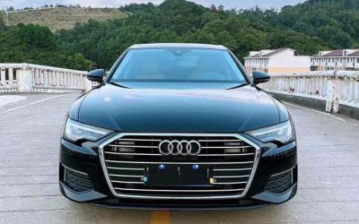 Полный экстерьер подержанного седана Audi A6L 2021 для продажи, детализирующий характеристики, цену и привод 2WD/4WD в обзоре подержанного автомобиля.
