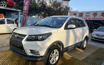 Полный внешний вид подержанного BAIC Huansu S3 2017 года на продажу в Китае, с характеристиками, ценой и 2WD в обзоре подержанного автомобиля.