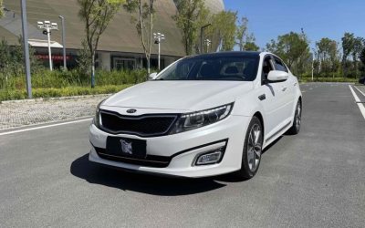 Полный внешний вид подержанного Kia K5 2014 года на продажу, с характеристиками, ценой и 2WD в обзоре подержанного автомобиля.
