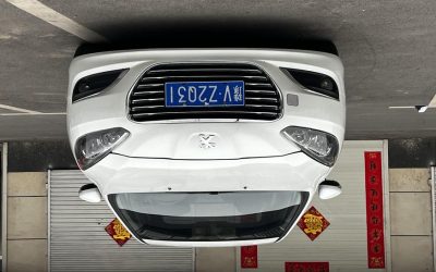 Полный экстерьер подержанного хэтчбека Peugeot 308 2016 года на продажу, с деталями характеристик, цены и 2WD в обзоре подержанного автомобиля.