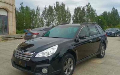 Полный экстерьер подержанного универсала Subaru Outback 2014 для продажи, детализирующий характеристики, цену и привод 4WD в обзоре подержанного автомобиля.