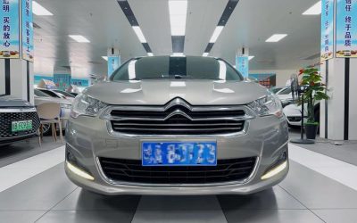 Полный экстерьер подержанного седана Citroen C4L 2014 для продажи, детализирующий характеристики, цену и привод 2WD в обзоре подержанного автомобиля.