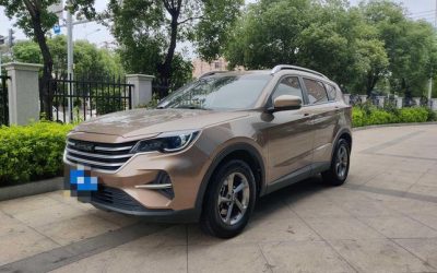 Полный внешний вид подержанного Jetour X70 2020 года на продажу в Китае, с характеристиками, ценой и 2WD в обзоре подержанного автомобиля.