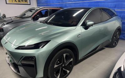 Полный внешний вид подержанного электромобиля Deepal S07 2024 года на продажу в Китае, с характеристиками, ценой и 2WD в обзоре подержанного автомобиля.