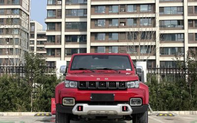 Общий внешний вид подержанного BAIC BJ40 2019 внедорожник для продажи, с ценой, характеристиками, приводом 4WD и бензиновым топливом в Китае.