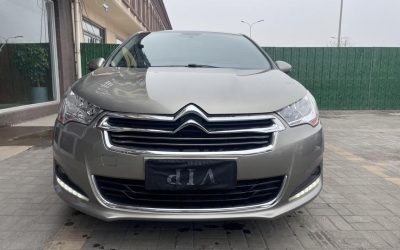 Полный внешний вид подержанного Citroen C4L 2014 седан для продажи, с ценой, характеристиками, приводом 2WD и бензиновым топливом в Китае.