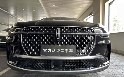 Экстерьер Lincoln Navigator 2023, подержанный внедорожник с бензиновым двигателем на продажу, с приводом 4WD, характеристиками и ценой в Китае.