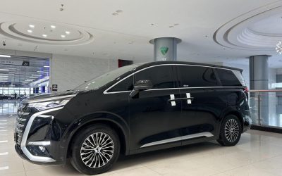 Full view of a second-hand Denza D9 2023 MPV, showcasing hybrid specs and price, for sale in China.