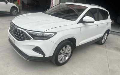 Full view of a second-hand Jetta VS5 2019 SUV, showcasing price and features, for sale in China.