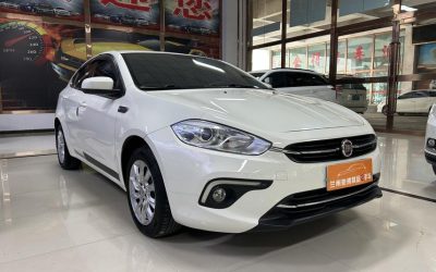 Полный вид подержанного 2014 Fiat Ottimo, бензинового хэтчбека, на продажу в Китае, с характеристиками и ценой.