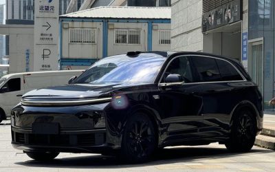 Полный вид подержанного 202 távészítmény LI L7, гибридного внедорожника, на продажу в Китае, с характеристиками и ценой.