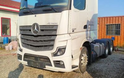 Внешний вид второго подержанного грузовика Mercedes-Benz New Actros 2023, подержанный автомобиль, дизельный, 4WD, обзор и цена, Китай.