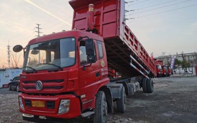 Внешний вид второго подержанного грузовика Dongfeng Huashen F5 2020, китайский подержанный автомобиль, дизельный, 4WD, обзор и цена, Китай.