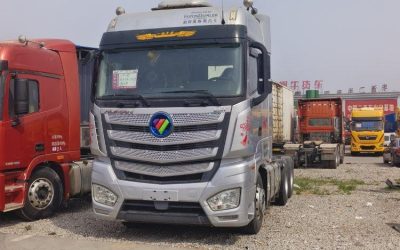 Side profile of a 2020 Foton Auman EST second-hand truck for sale, review specs and price for this Chinese used diesel truck, 4WD.