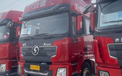 Общий вид peaceful view of a 2021 Delong X3000 truck for sale in China, check specs, price, and reviews for this Chinese used diesel truck, 4WD.