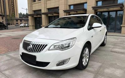 Передний вид Buick Excelle GT 2014, подержанный седан, бензин, 2WD, на продажу в Китае, цена и характеристики.