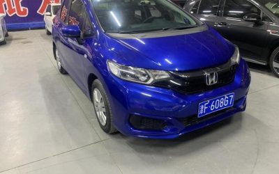 Передний вид Honda Fit 2018, подержанный хэтчбек, бензин, 2WD, на продажу в Китае, цена и характеристики.