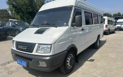 Передний вид Naveco Deyi 2018, китайский подержанный фургон, дизель, 2WD, на продажу в Китае, цена и характеристики.